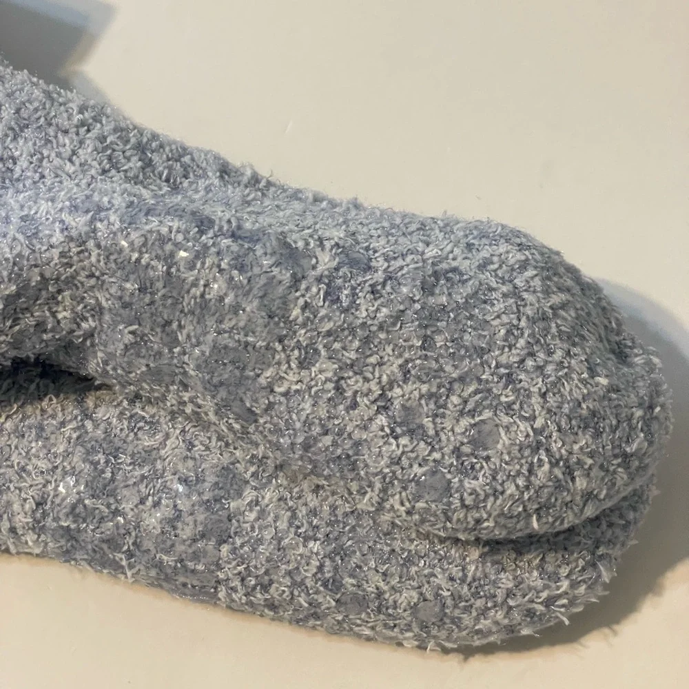 MUK LUKS Aloe Infused Faux Fur Lined Gray Socks Women's Size L/XL (8.5-11)